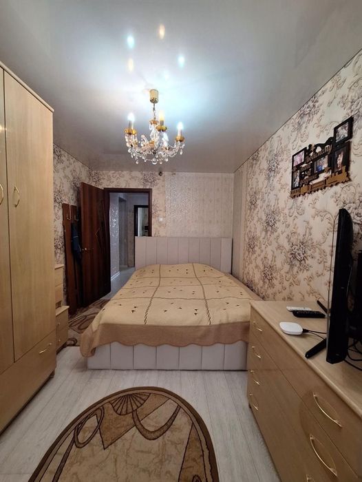 Продам 2 квартиру недорого в  19 мкр