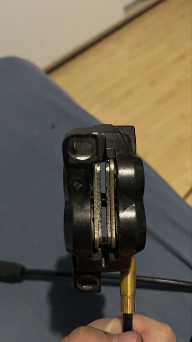 Спирачки, shimano saint (110€) и shimano deore (75€)