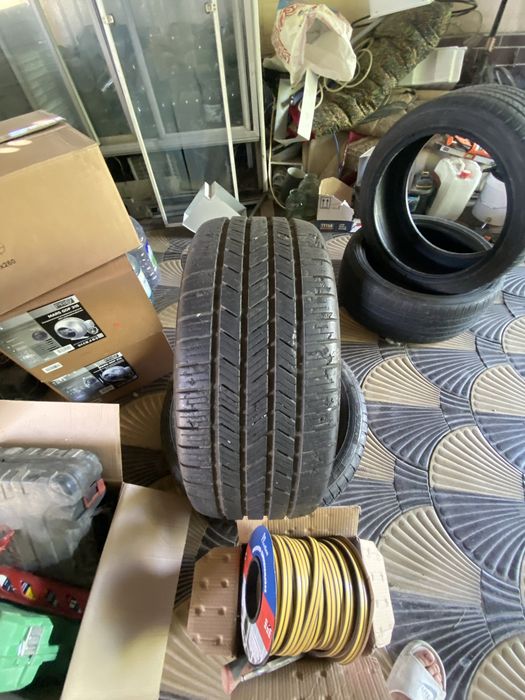 Продам автомобильные шины 245/40 R19