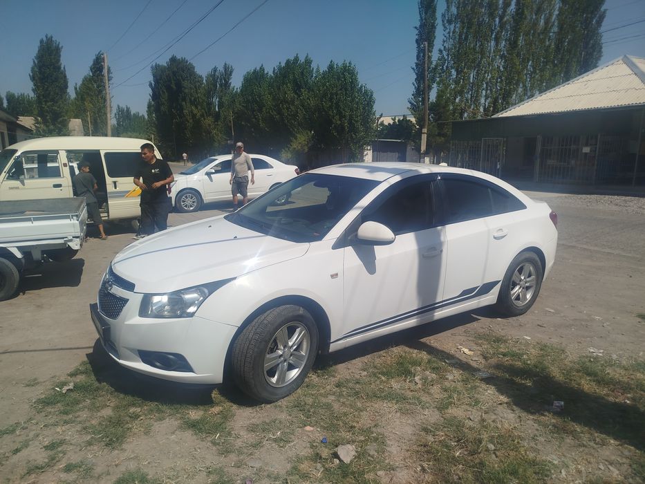 Shevrolet Cruz 2009 yil