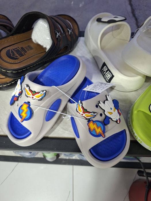 Oyoq kiyimlar qulay va sifatli