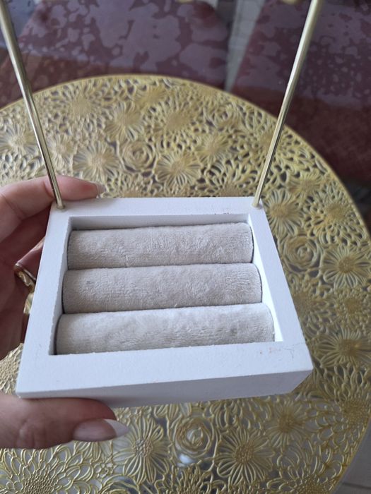 Suport pentru bijuterii, lanțuri si inele sau cercei, nou fără etichet