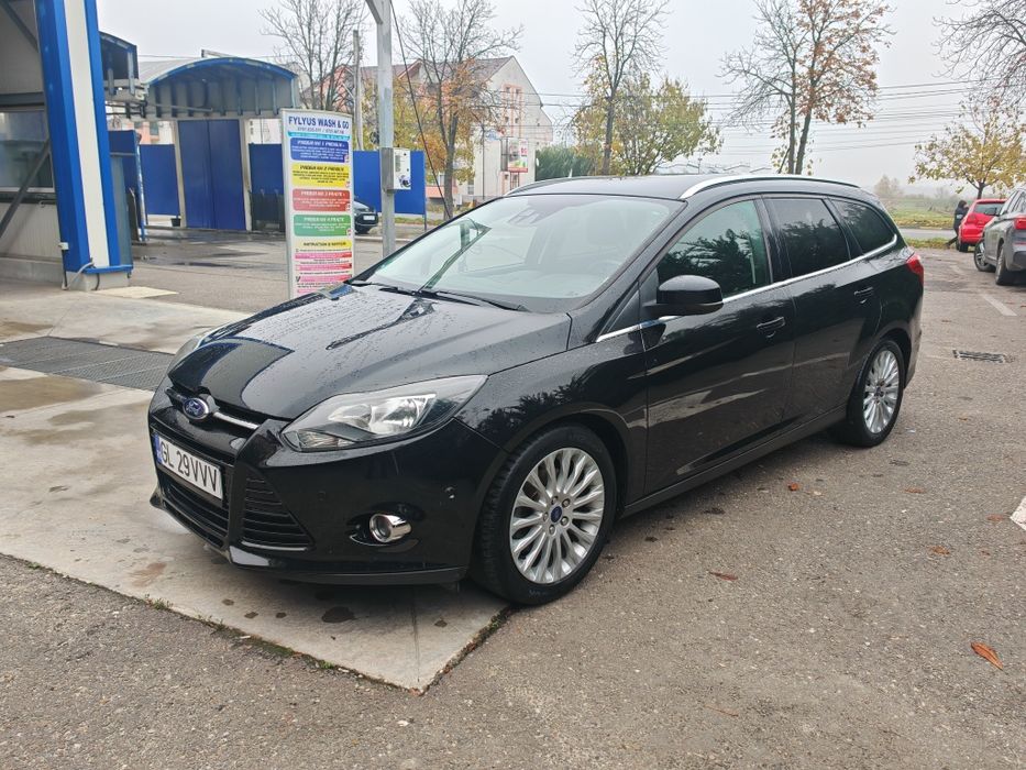 Vând sau schimb cu 8+1 Ford Focus 1.6 benzina euro 5