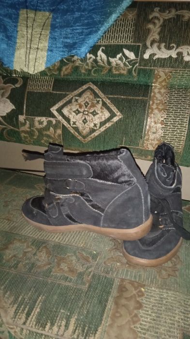 Продам Обувь на ребенка.