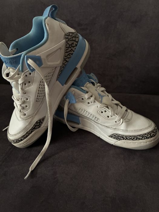 Adidasi Jordan marimea 40