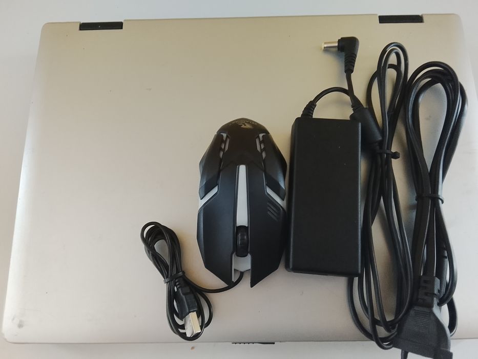 Laptop+mouse+cablu alimentare