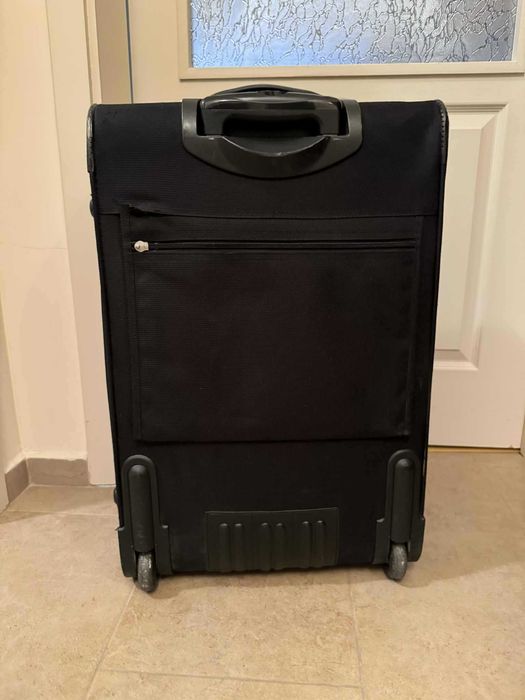 Средно голям куфар