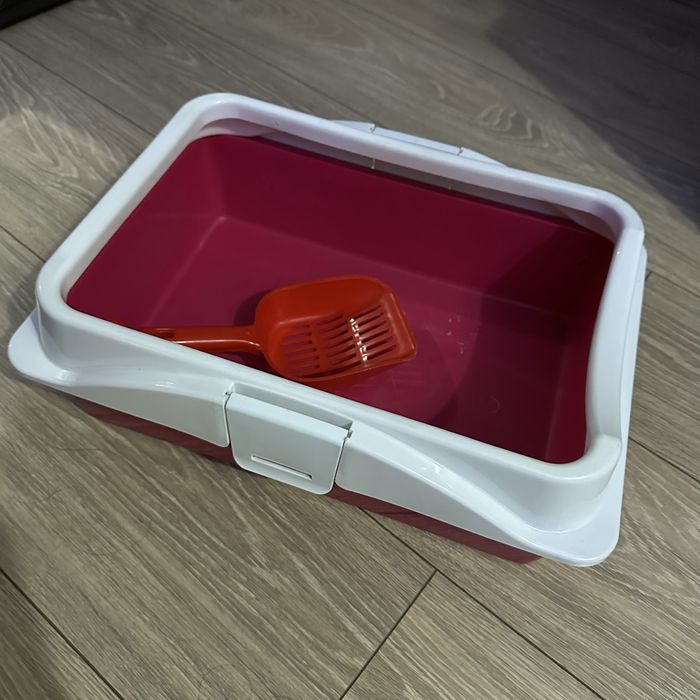 Продается кошачий горшок с миской и совочком