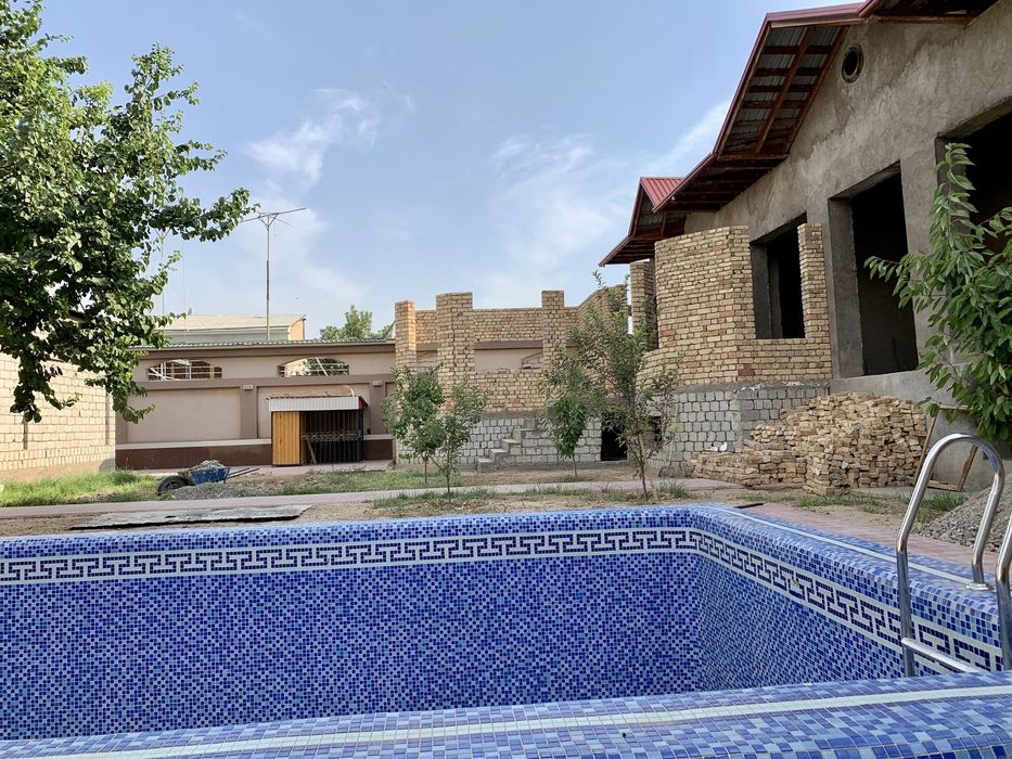 Продается недостроенный дом 6 соток. Напротив Ибн сино StroyMart