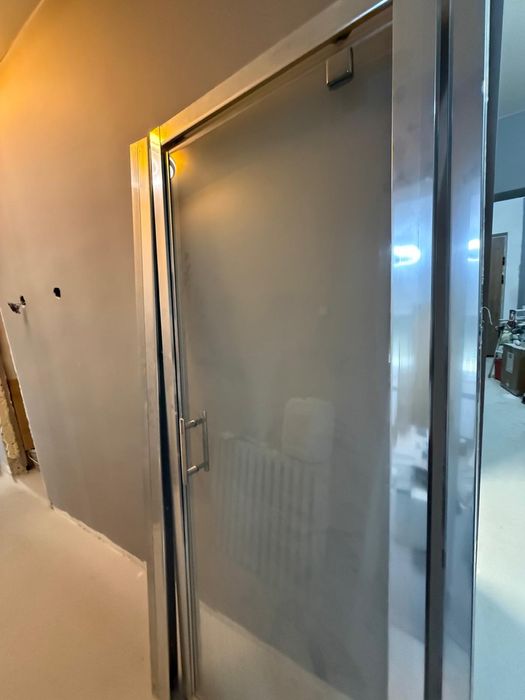 Ușă cabină de duș din sticlă – stare foarte bună