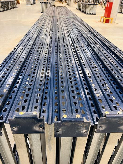 Rafturi metalice 2444