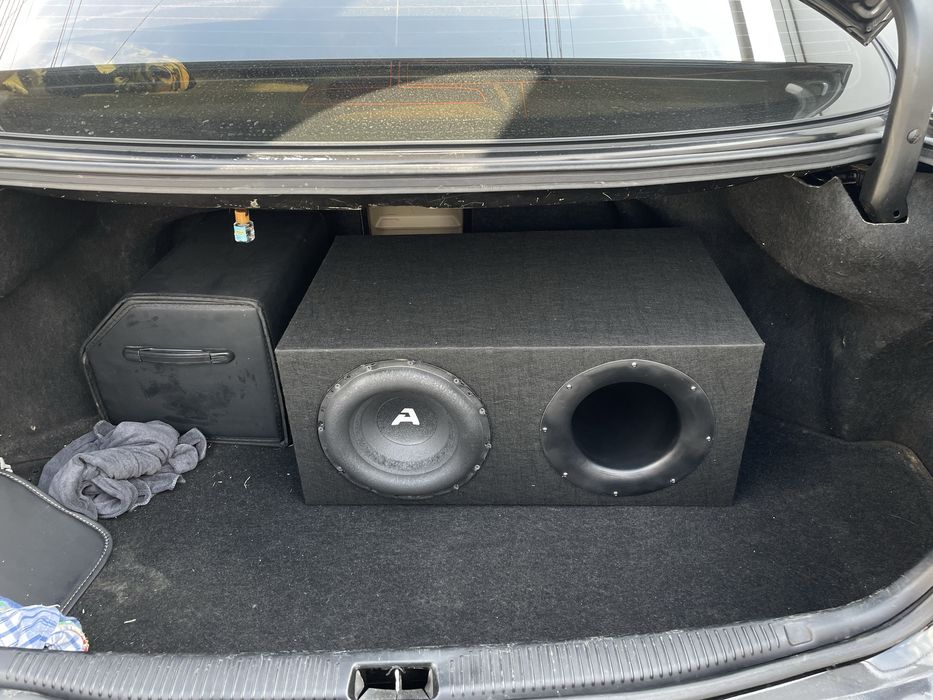 Продам сабвуфер срочно