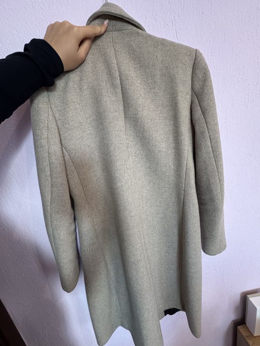 Бежаво палто Zara