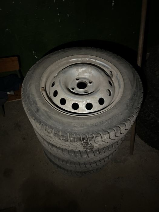 Продам комплект колес на 15 зима