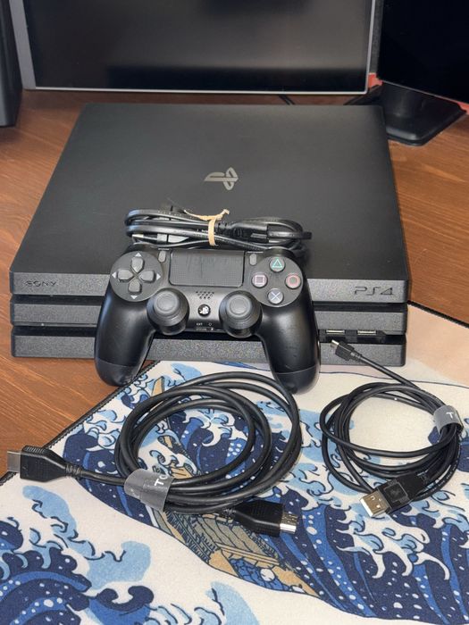PlayStation 4 PRO - soft 9.60