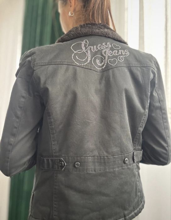 Geaca guess , pentru 14 ani ( 164 cm ) - potrivita pentru xs -m