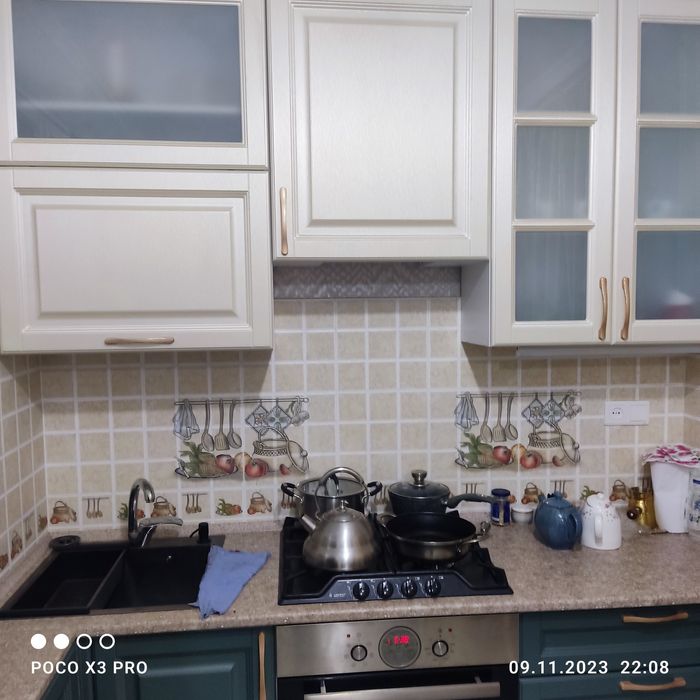 Продаётся двухкомнатная квартира на алайском рынке 2/4/4