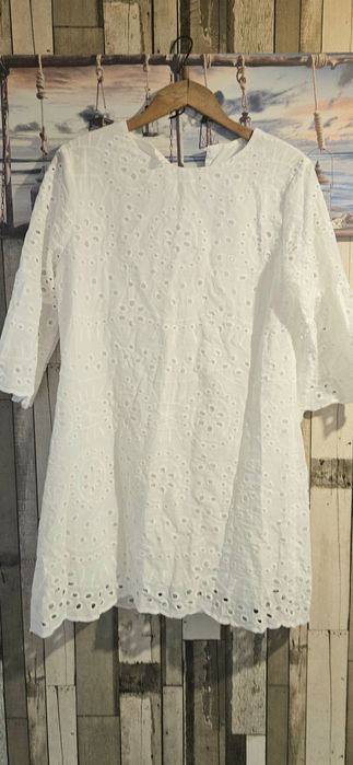 Дантелена рокля .