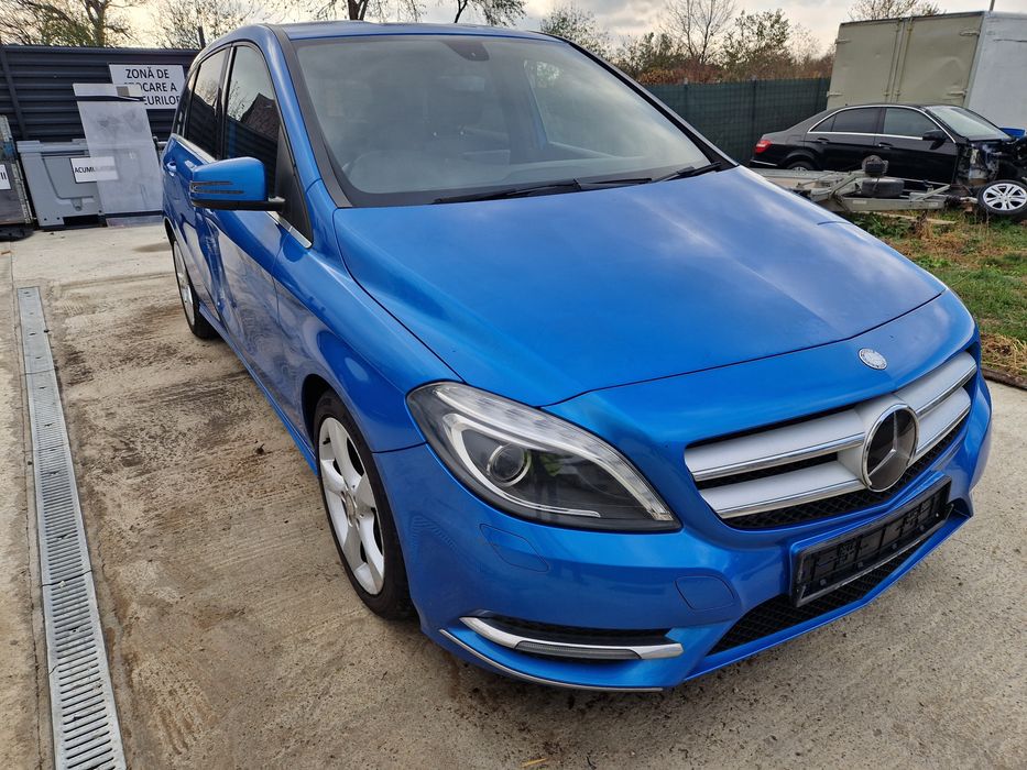 Dezmembrez piese Mercedes B class W246 2014 automat 1.5 cdi dci om 607