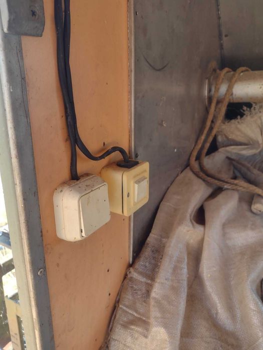 Термоизолиращ военен фургон