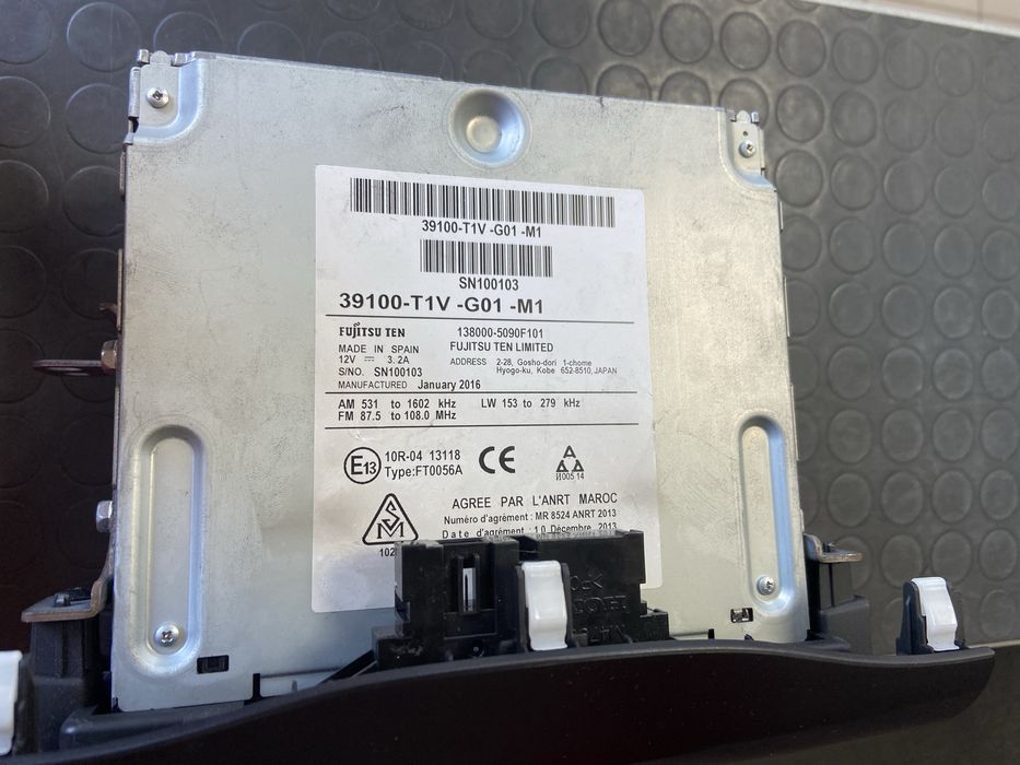 Продавам оригинална медия от HONDA CR-V