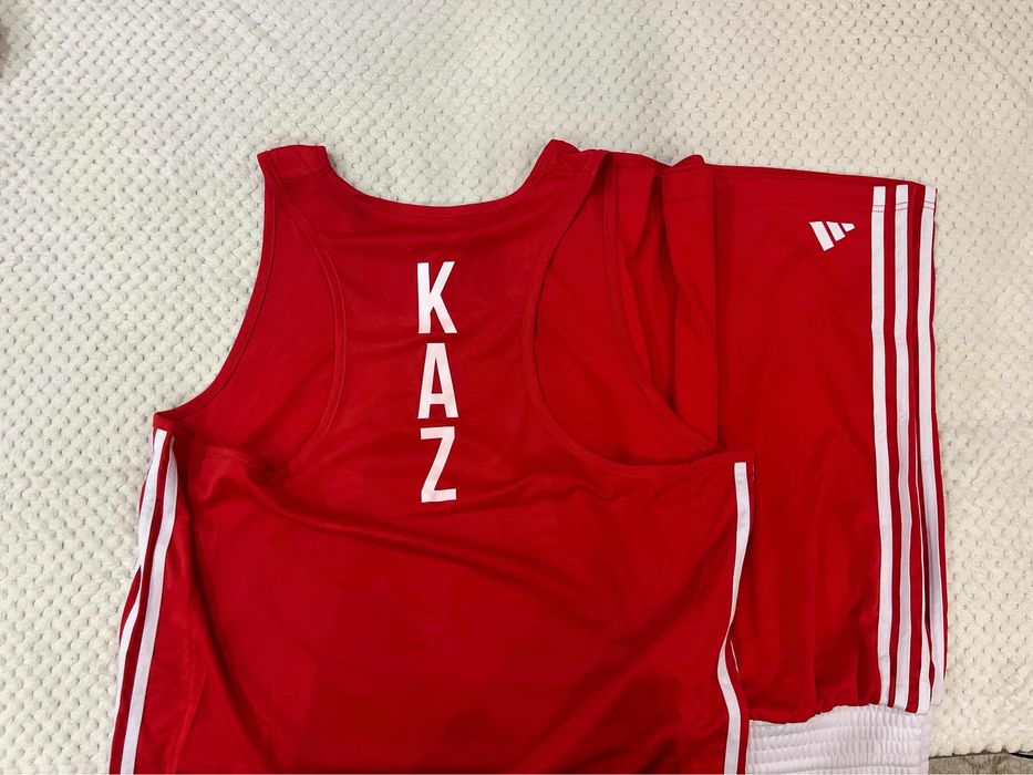 Продается форма Adidas оригинал