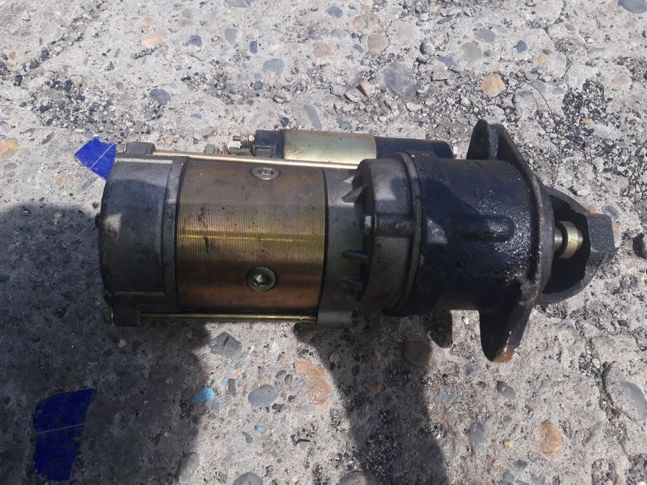 Продам стартер на погрузчик недорого