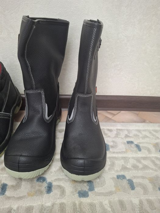 Продам Спец обувь