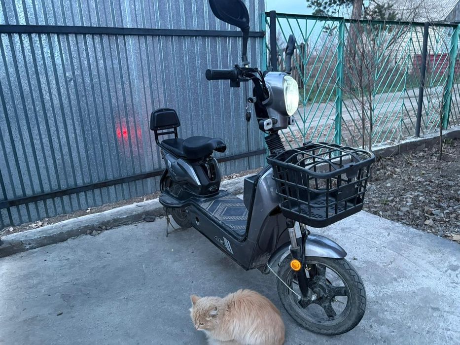 Скутер AET сатамын