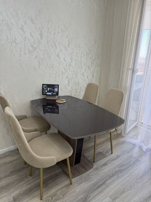 Продам стол в идеальном состоянии