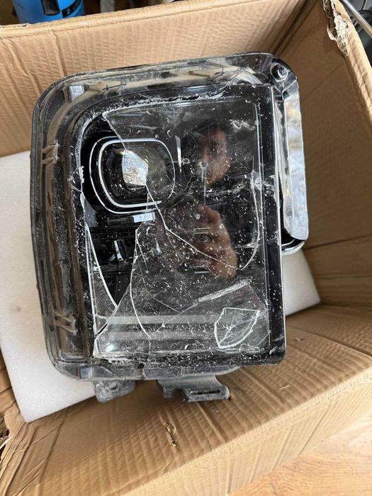 Ли 9 фара правая на запчасти..