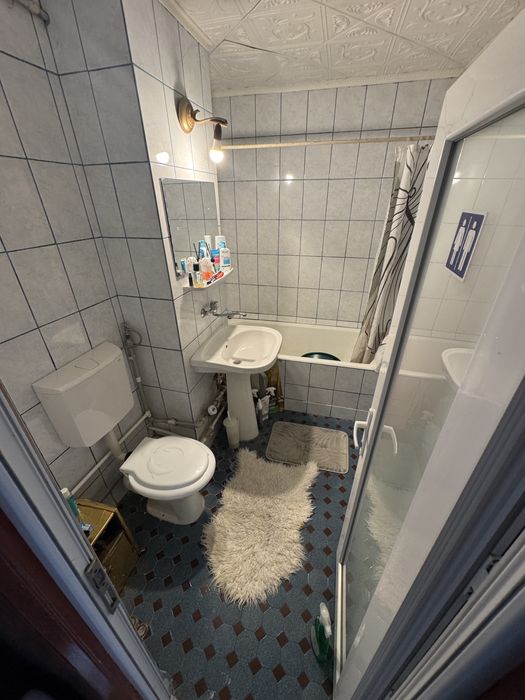 Vand apartament 4 camere decomandat !