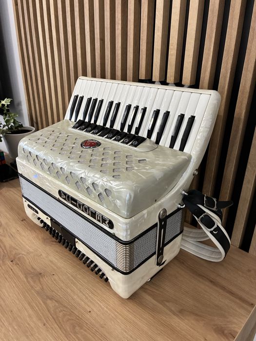 Acordeon Hohner/Melojdia cu 80 basi