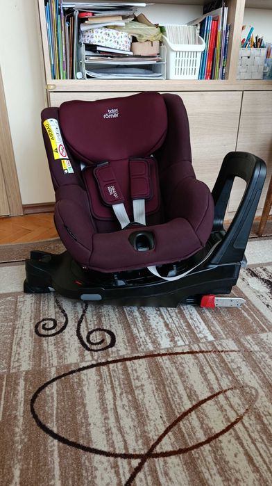 Britax Dualfix - столче за кола - 61-105 см - до 18 кг