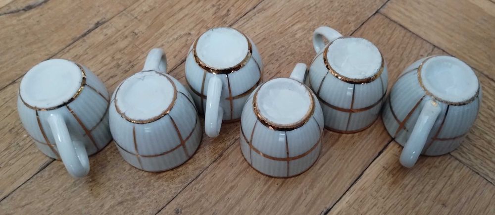 Комплект от шест антикварни порцеланови чашки 20 мл.