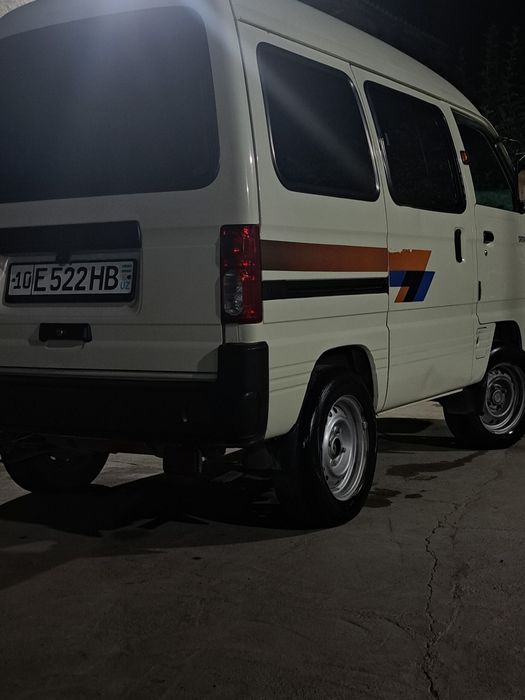 Damas srochna sotiladi