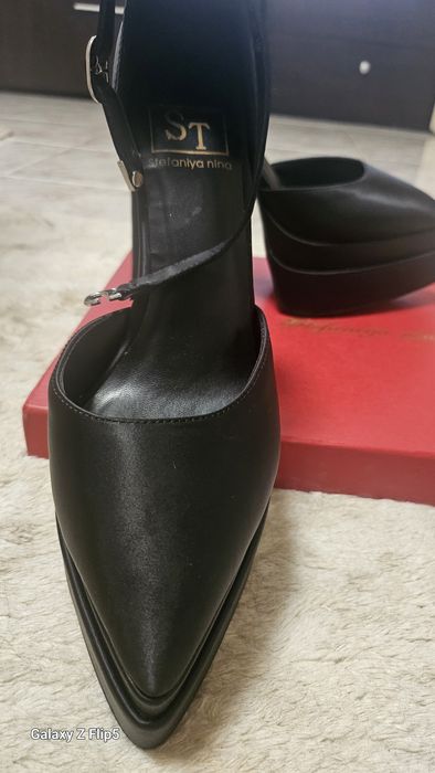 Нови страхотни обувки, 38 номер