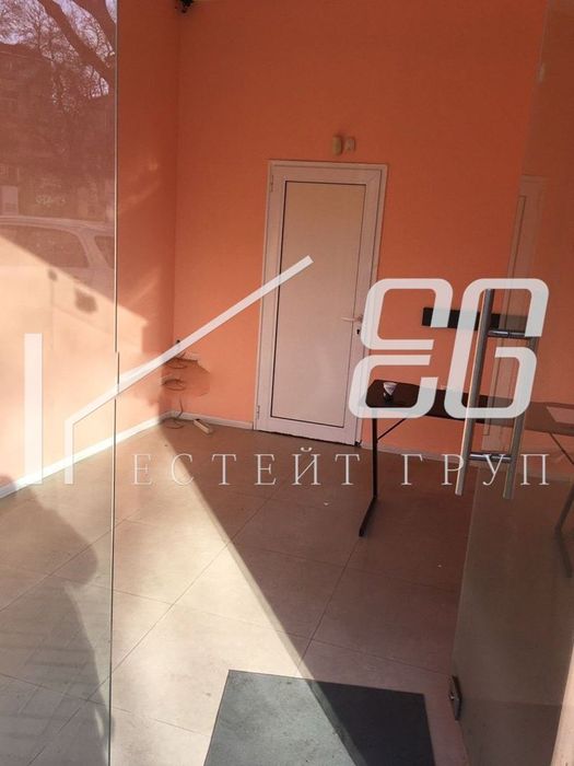 Дава се под наем Магазин в Варна, Център - 20 кв.м за 298.86 € - Снимка #1