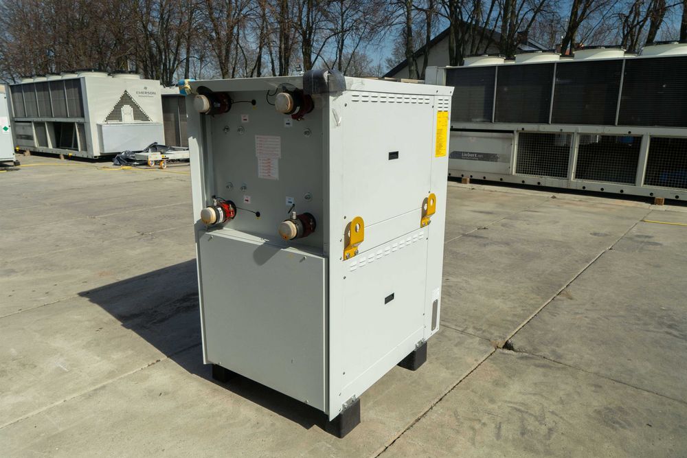 Chiller/Pompă de căldură răcit cu apă CLIMAVENETA NX-W-Y-H 0302 – 96.7 kW/107 kW | chiller 100 kw pret | Outlet