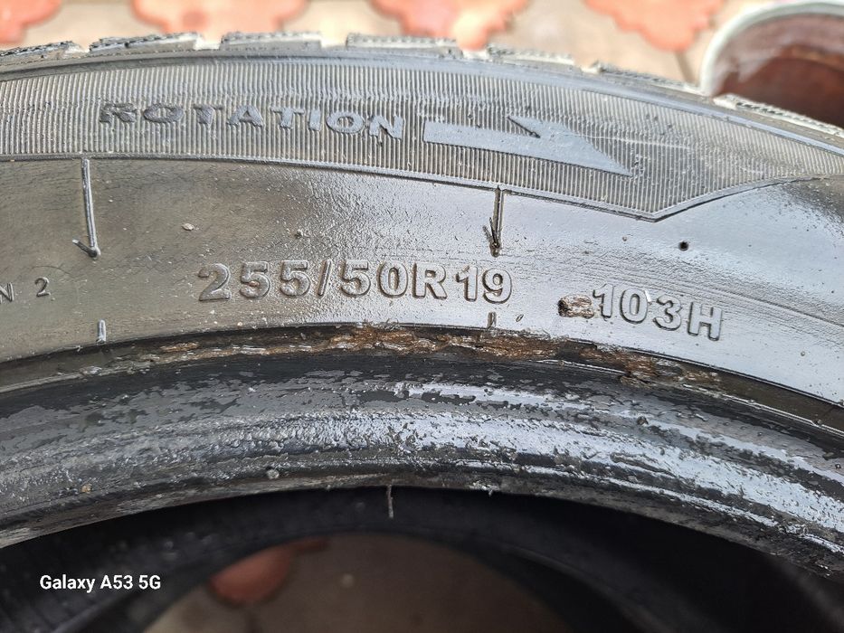 Продам зимние шины на R19