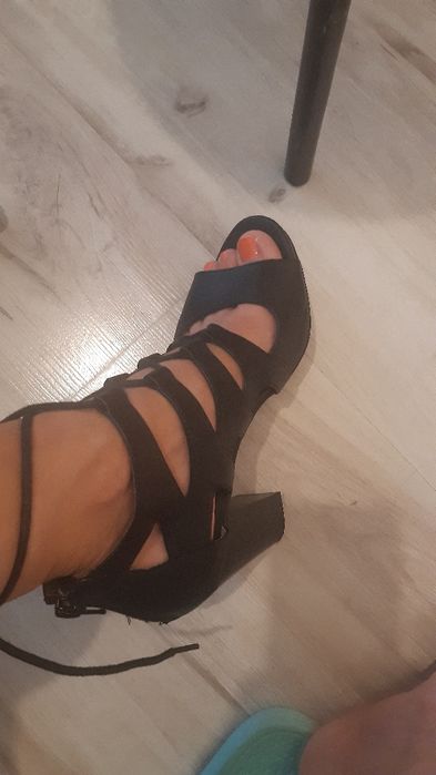 Дамски сандали на ток