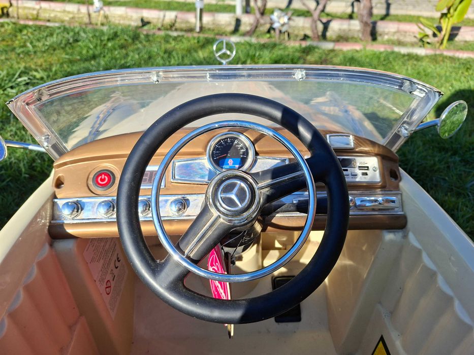 Masina electrica Mercedes retro