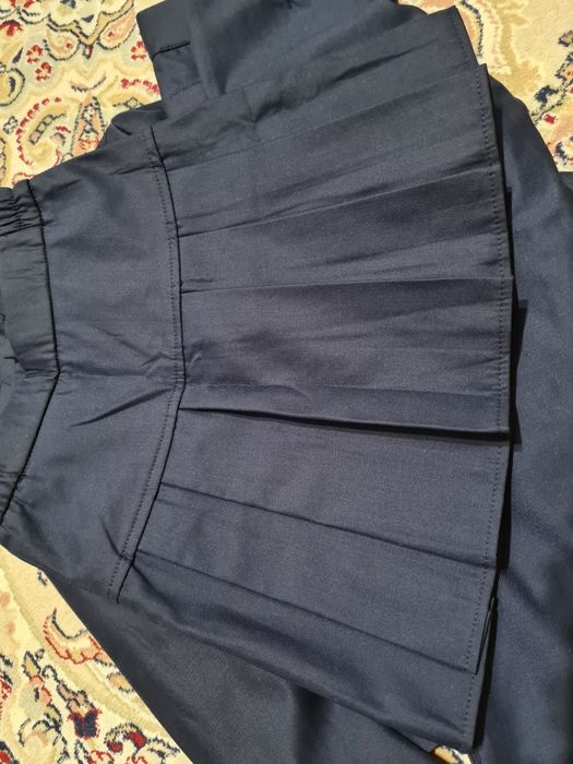 Продам школьный костюм