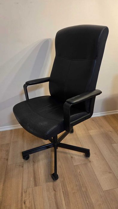 Офис стол въртящ MILLBERGET