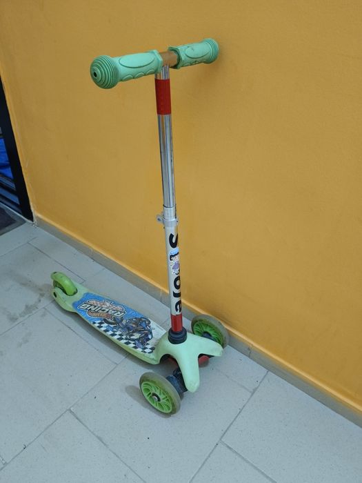 Продам самокат б/у