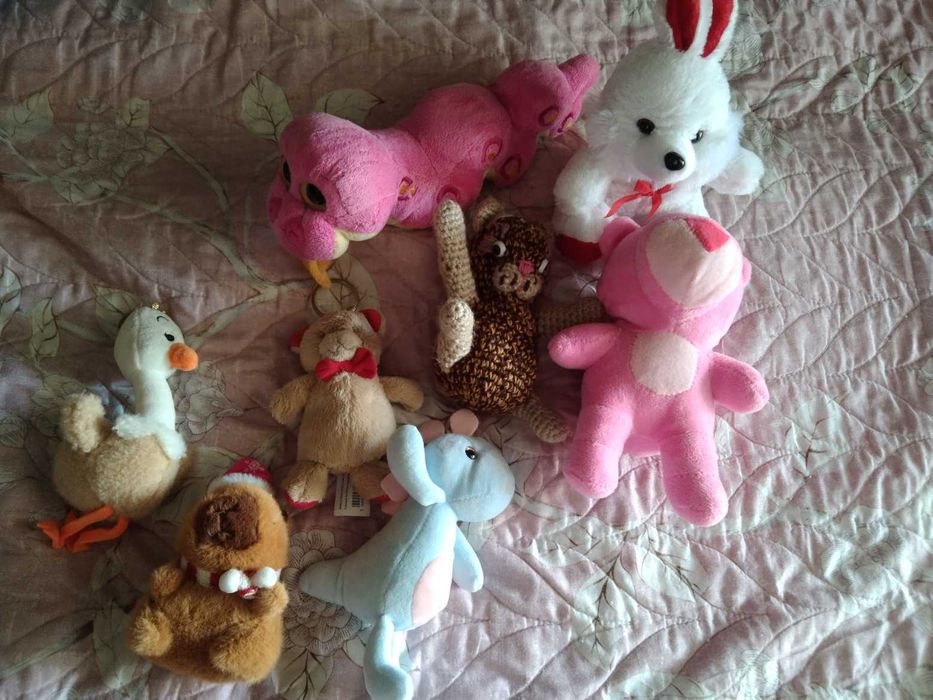 Разные игрушки..