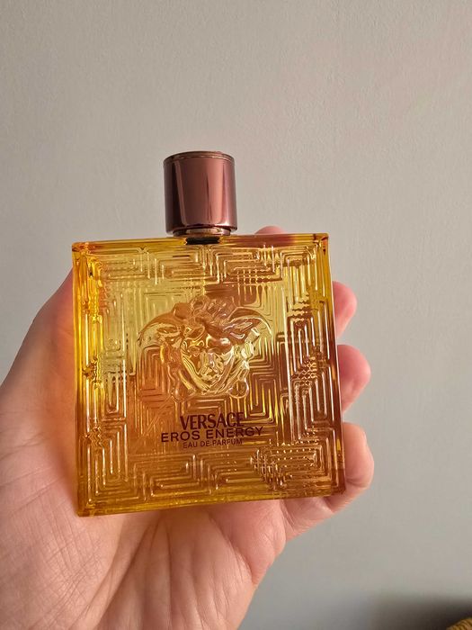 Колекция мъжки парфюми Armani Acqua di Gio Prada Luna Rossa Ocean Carbon Versace Eros Energy