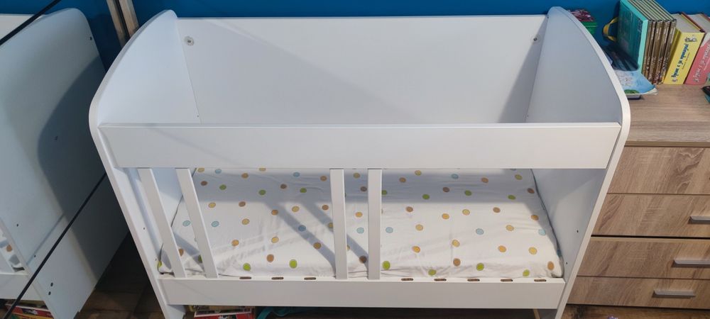 Продавам бебешко легло