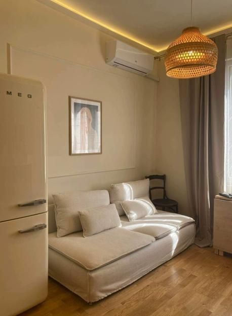 Дава се под наем Тристаен апартамент в София, Център - 55 кв.м за 860 € - Снимка #1