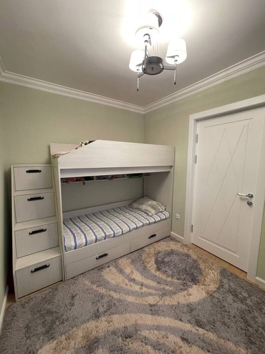 Продается квартира на Новомосковском трёхкомнатная